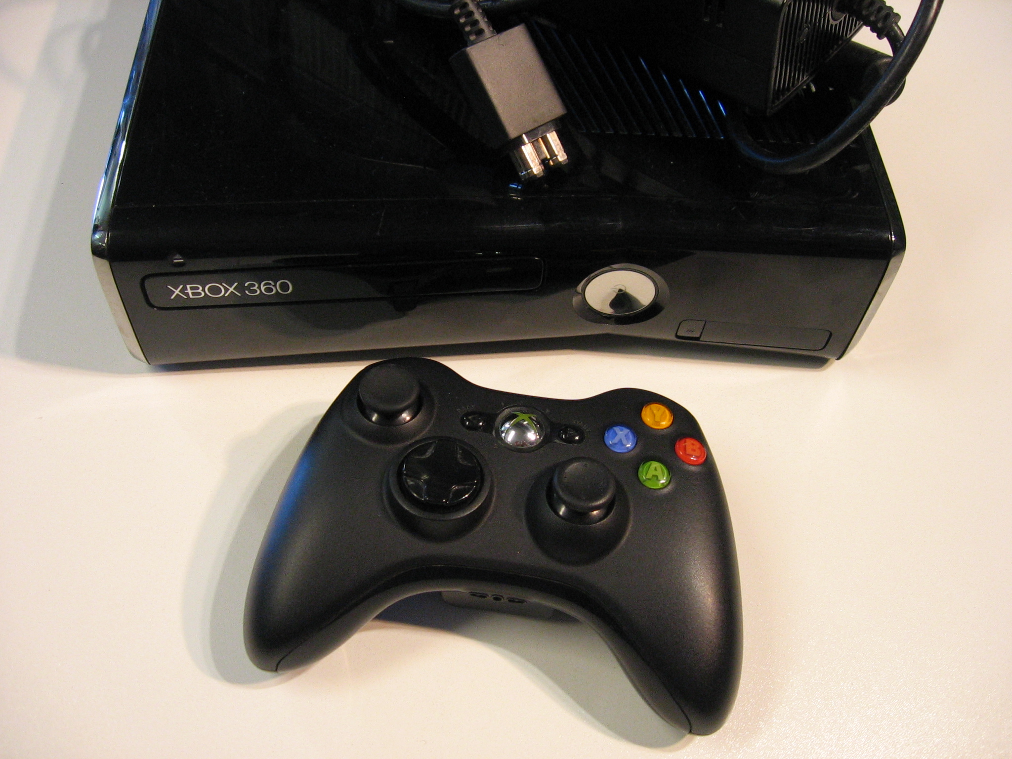 services-bg Konsola Microsoft Xbox 360 Slim 250 GB C