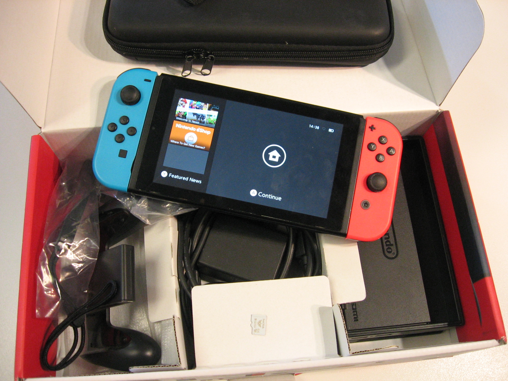 services-05 Konsola Nintendo Switch Karta 64GB Futeral D